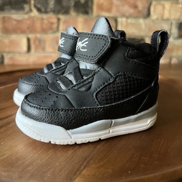 Nike Air Jordan Flight Boys 2C Sneakers - Black & Gray - Picture 9 of 16